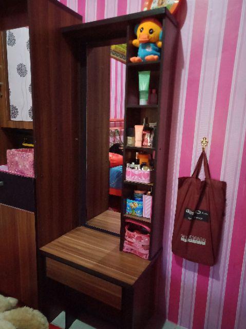 Meja Rias Mr 528
