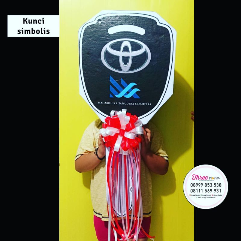 kunci simbolis / kunci simbolis mobil toyota / kunci hadiah mobil / simbolis hadiah kunci