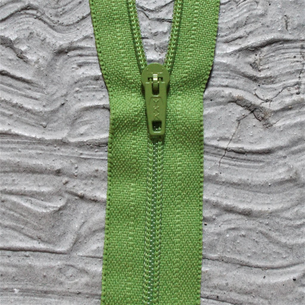 Resleting YKK 40 cm Hijau Lumut