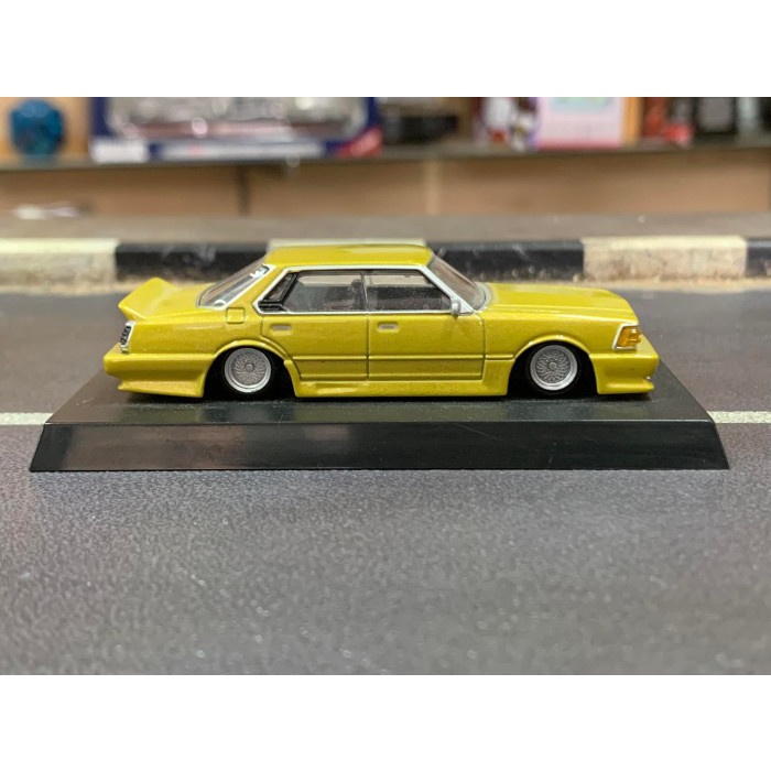 Aoshima 1/64 Liberty Walk Vol 9 Nissan 430 Cedric Kuning