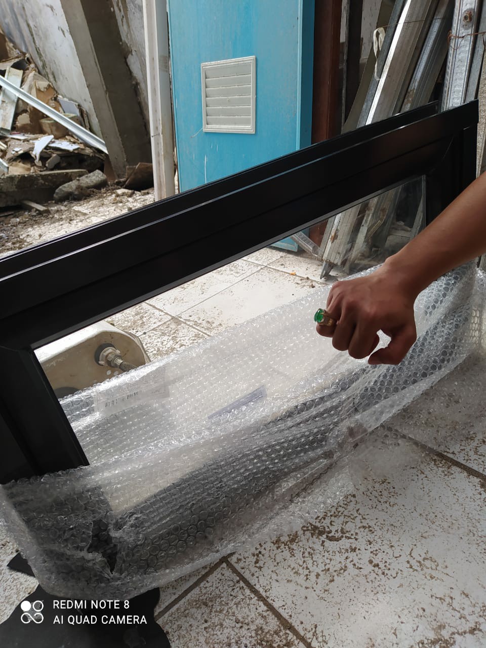 Jendela 40 X 70 (baca Deskripsi Dahulu)