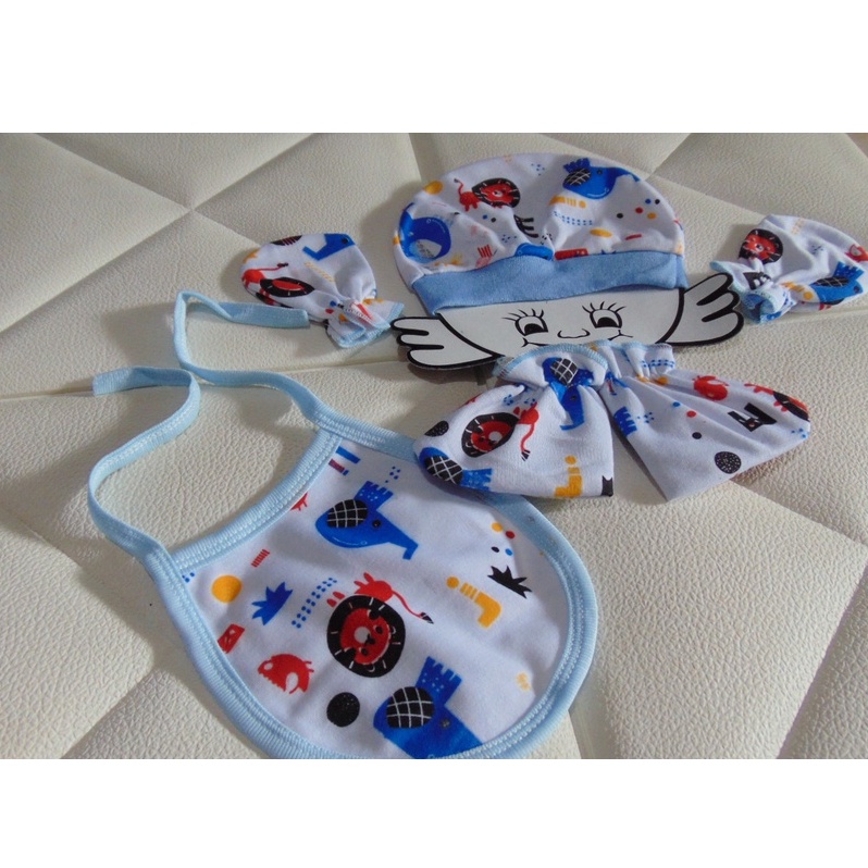 SS - GROSIR (ISI 3 SET ) 4 in 1 Topi Kaki Tangan Celemek Makan Bayi Dasar Putih Full Print