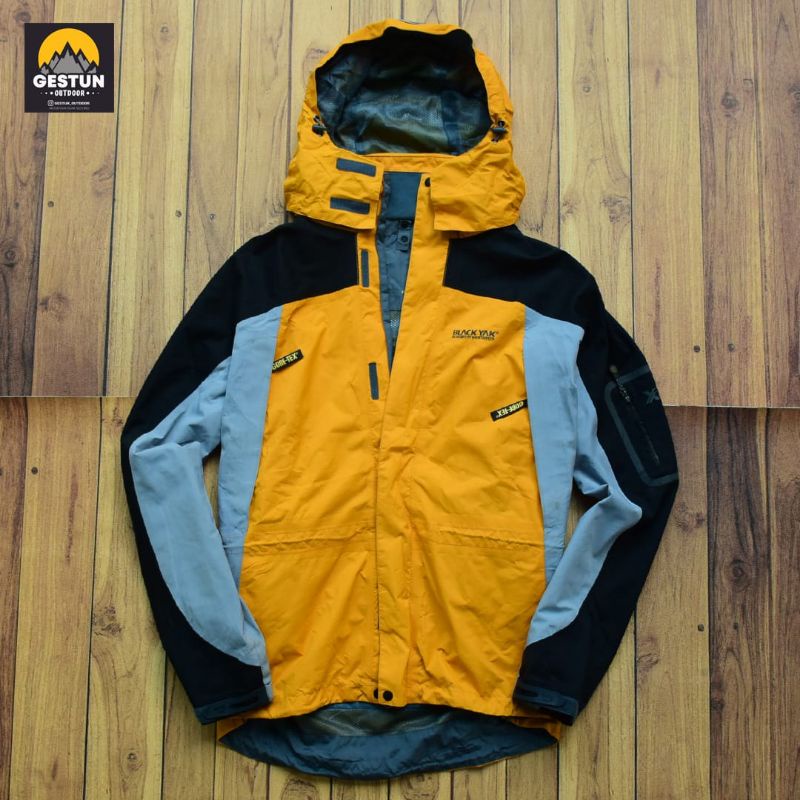 Jaket outdoor Blackyak Goretex second