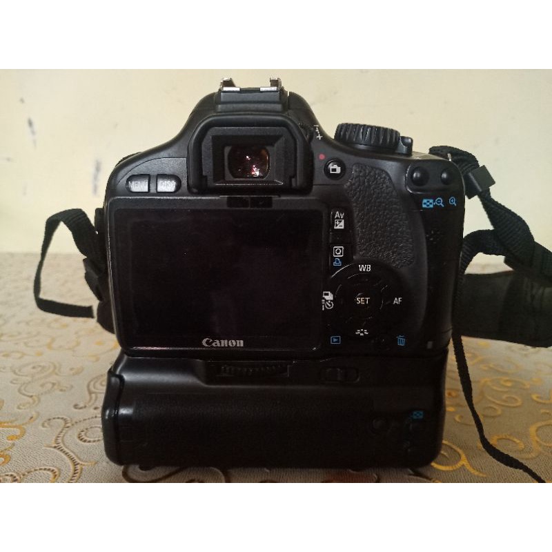 Canon 550D + Lensa Fix Canon 50mm