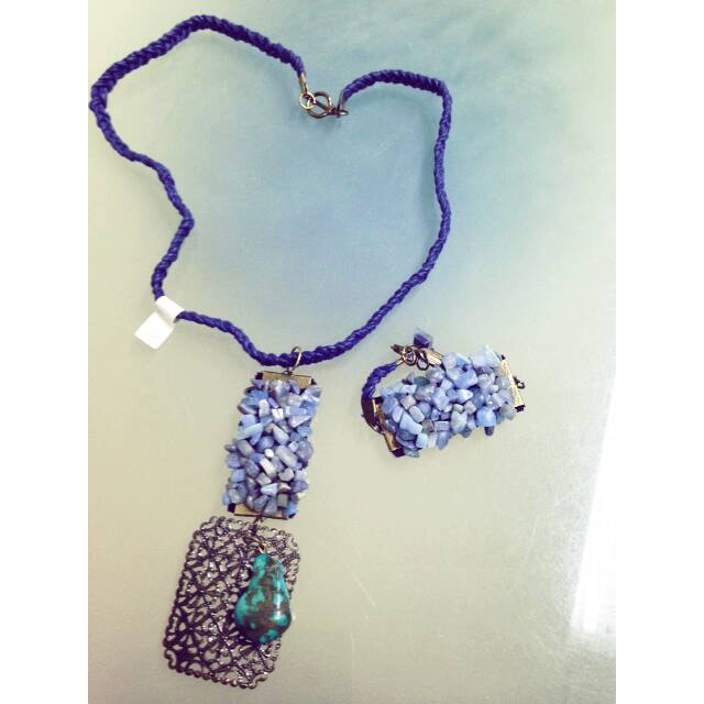 KALUNG BATU BIRU ,LIONTIN,GELANG HANDMADE