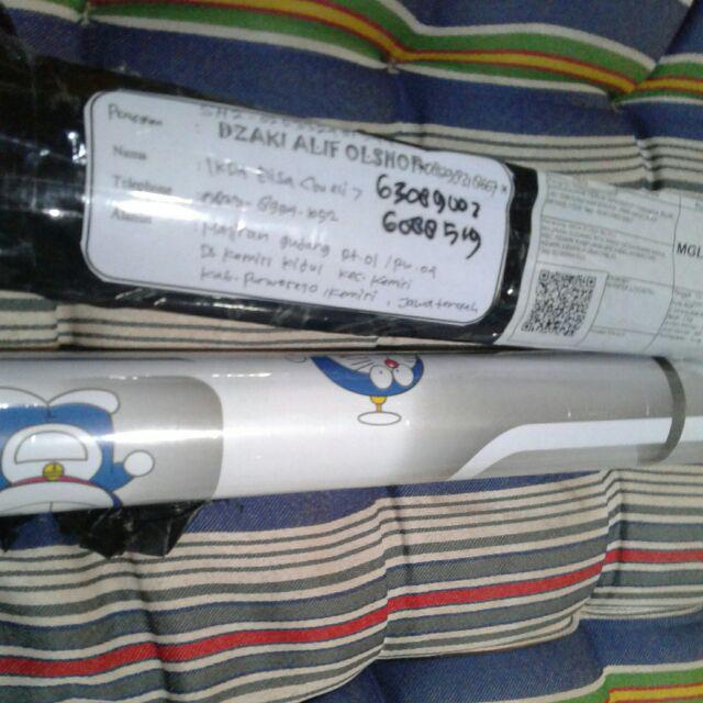 Wallpaper Dinding Karakter