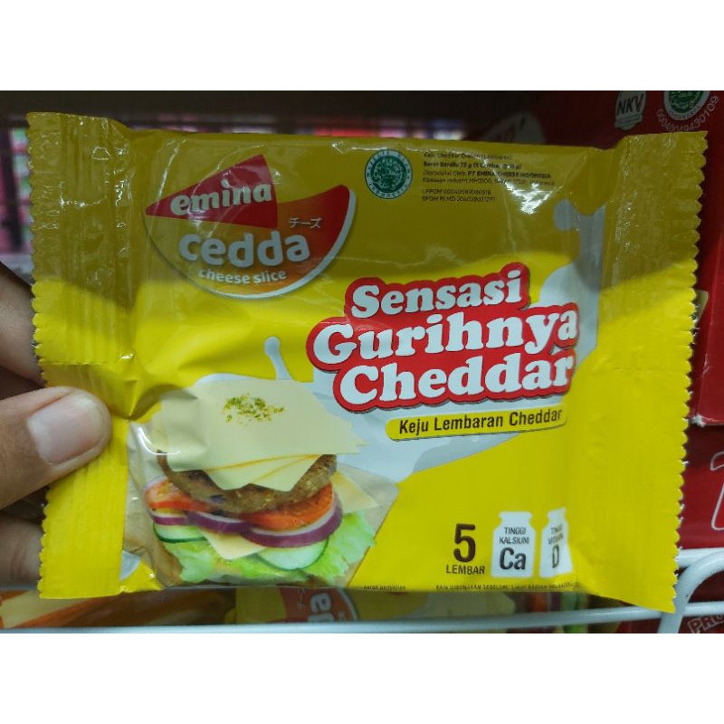 

Keju Cheddar Emina Slices isi 5 berat 75 gram