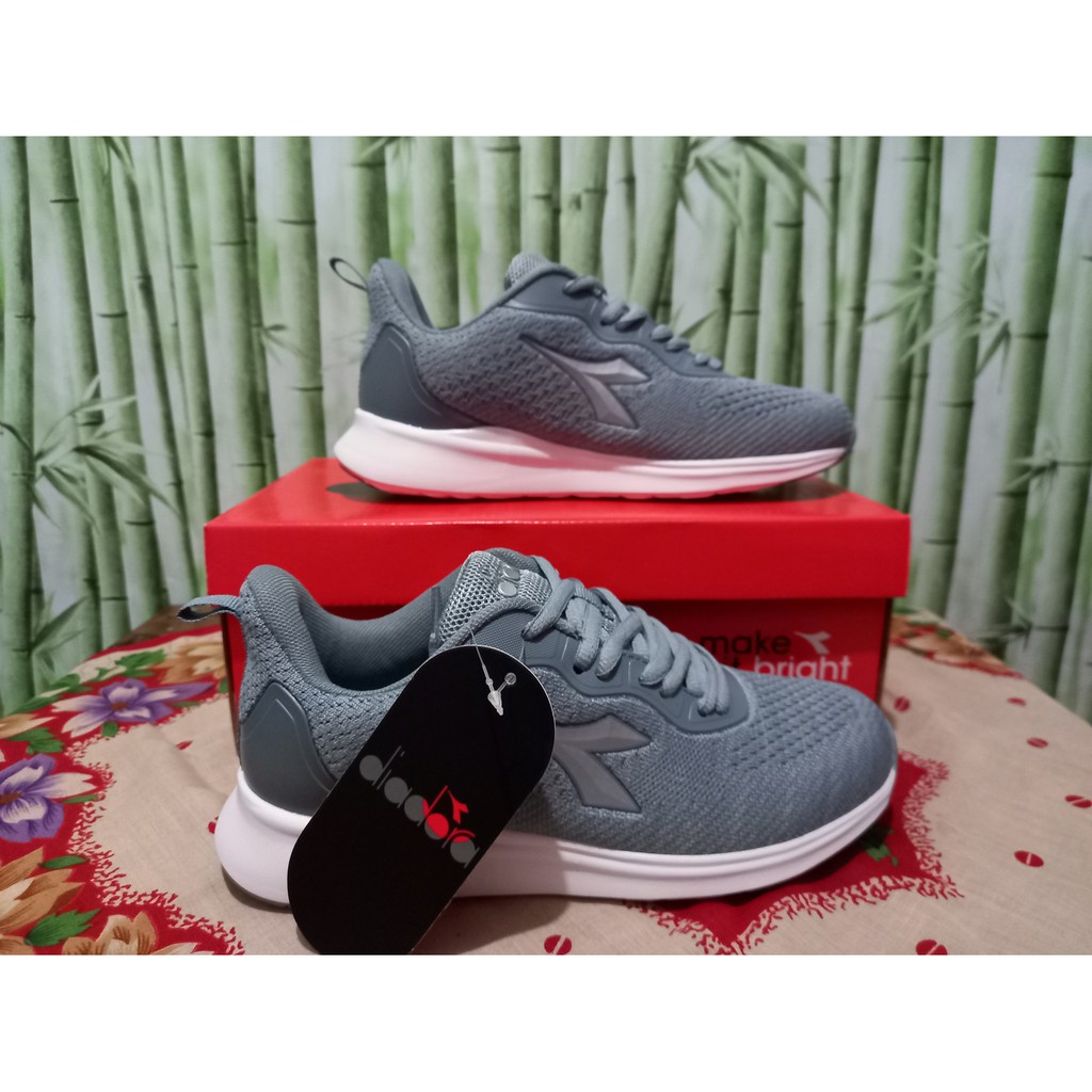 Sepatu Sneakers DIADORA Tristan Original