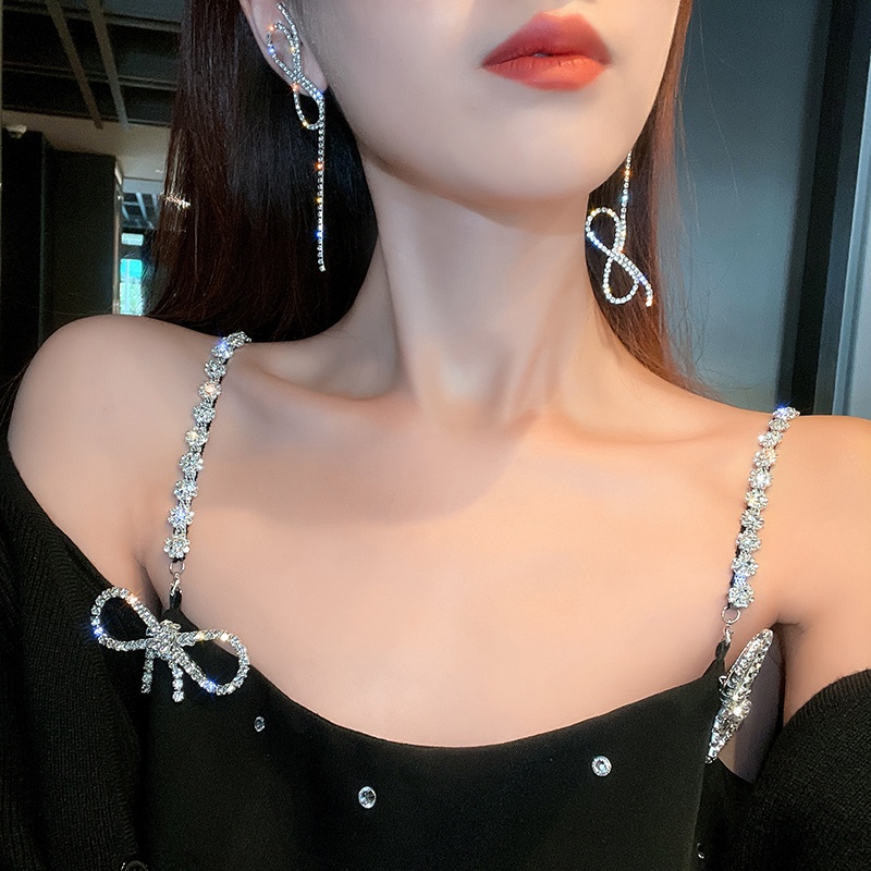 Anting Tusuk Gantung Asimetris Desain Pita Hias Berlian Gaya Jepang / Korea / Elegan / Trendy Untuk Wanita