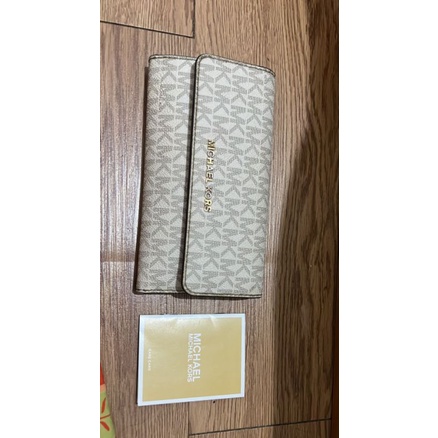 preloved dompet Mk original (minus pemakaian)