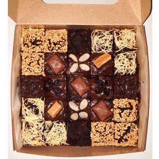 

Brownies Sekat Premium uk 20×20 isi 25 pcs | Tiff's Bakery