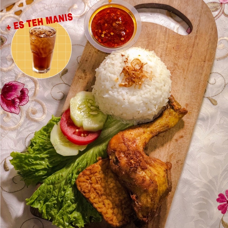 

NASI BOX HEMAT AYAM GORENG DAN AYAM BAKAR