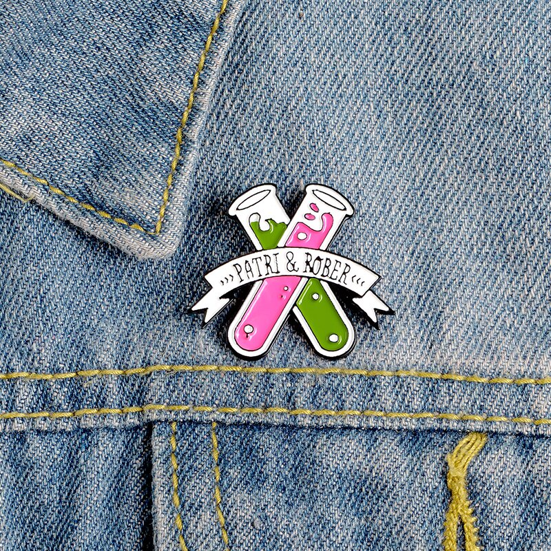 Lucu Tabung Reaksi Kimia Enamel Pin Kartun Kimia Bros Lencana Lapel Pin Perhiasan Hadiah Untuk Pelajar