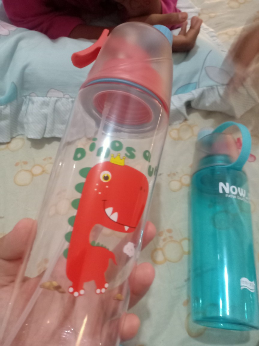 Botol Minum Plastik Portable Anti Bocor S36323-4-2 600ml Ada Sedotan Kualitas Tinggi