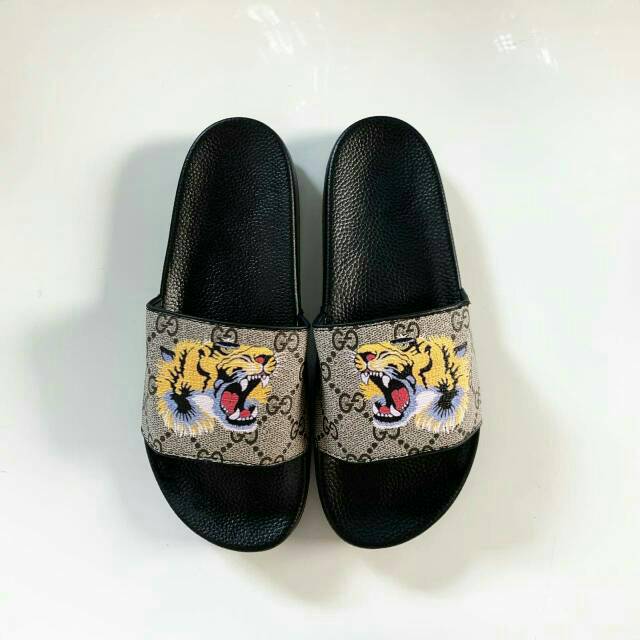 sandal gucci tiger