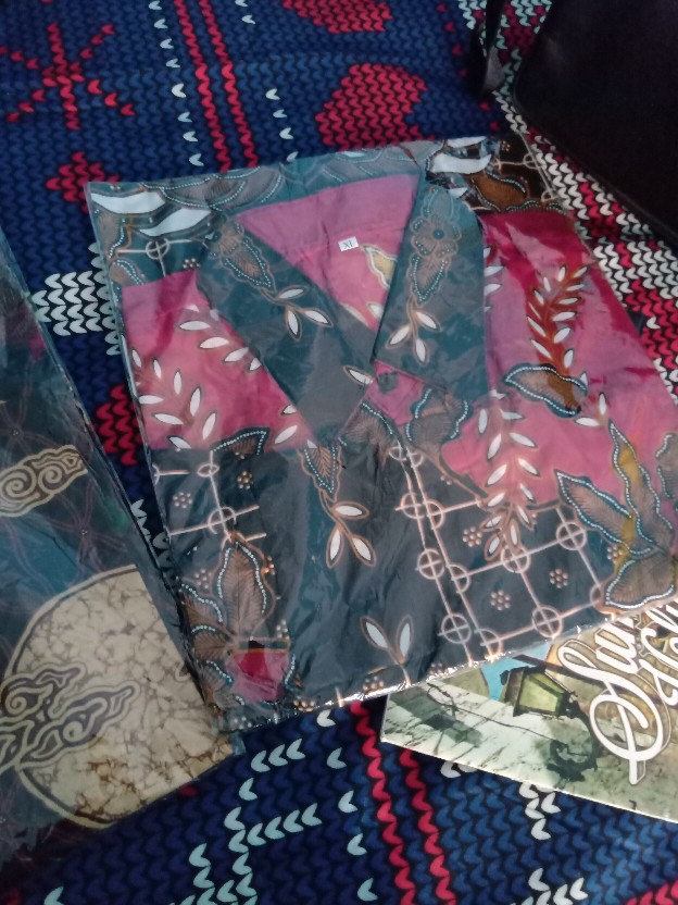 Batik Kalongan | Kemeja Batik Printing Lengan Panjang Motif Murai