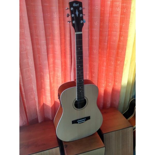 Gitar Akustik Elektrik Cort jumbo custom