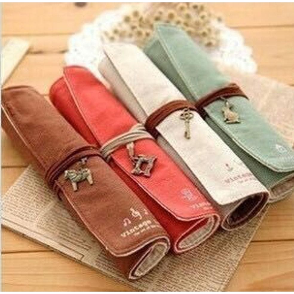 

Tempat Pensil / Pencil Box Gulung Vintage Zakka
