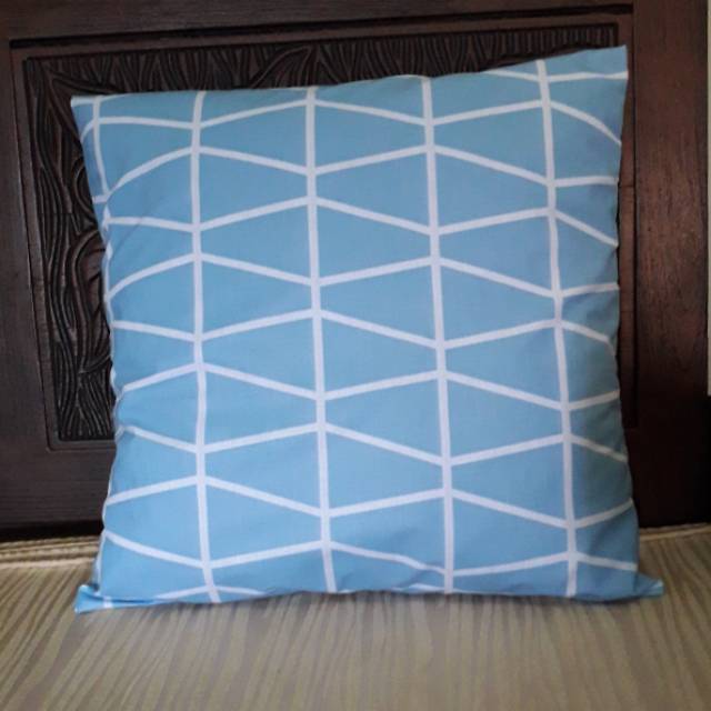 Sarung Bantal Sofa Motif Prisma Biru