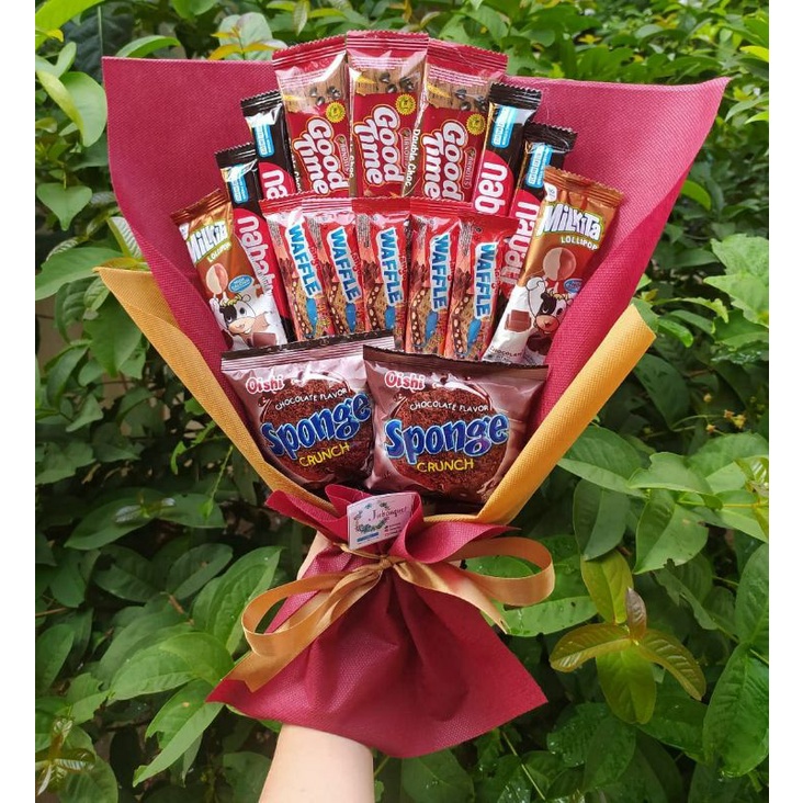 (S) Buket MERAH GOLD COKLAT ENAK /paket/bingkisan Snack Ulang Tahun/Ultah/ Wisuda/Kado/Hadiah