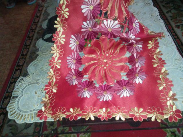 Taplak Meja Tamu Bordir Import Premium Bunga Sepatu Merah Oval 40x100cm