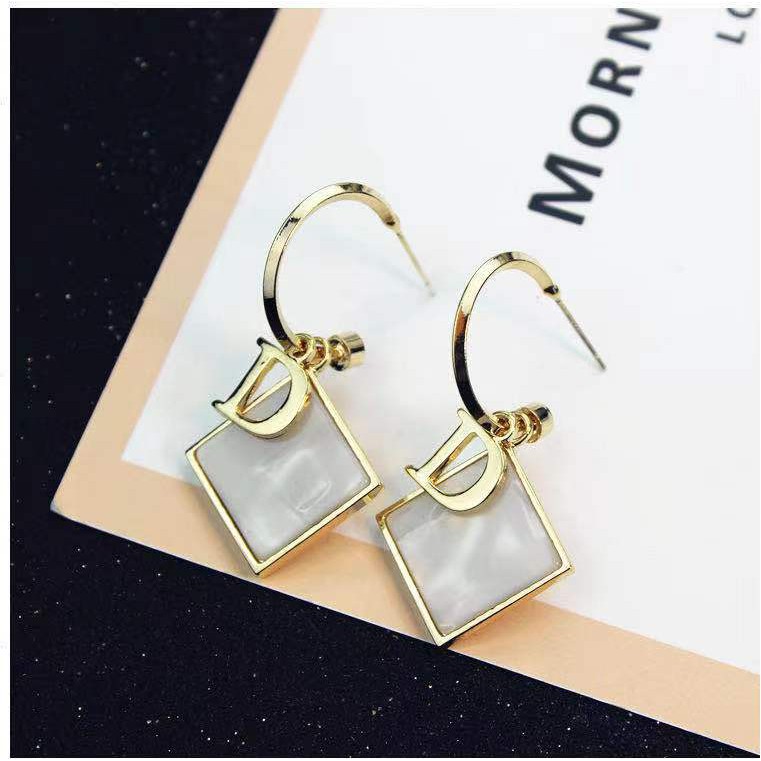 (ROWLING) Anting-Anting Fashion Wanita motif Segi 'D' Hoops Earrings