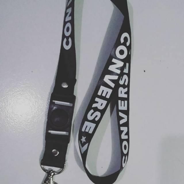 

LANYARD CONVERSE / GANTUNGAN TALI CONVERSE / AKSESORIS CONVERSE