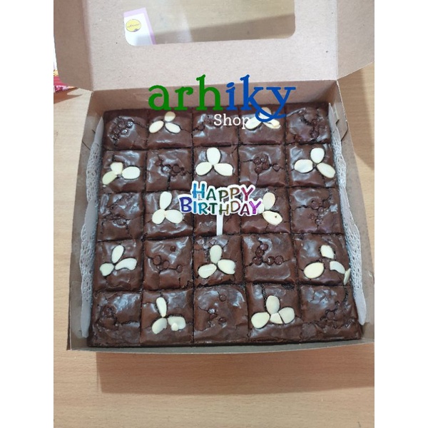 

Brownies Premium Sekat ukuran 22x22 isi 25 pcs