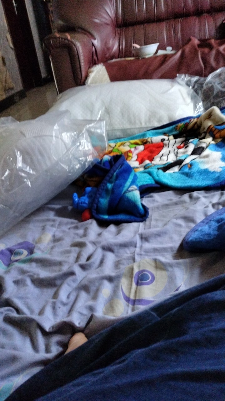 Bantal / Guling Hotel Merk Diffa Motif Hitam