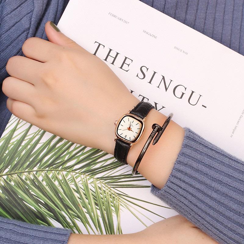 Jam Tangan Wanita / Pria Couple Polos Casual Dial Segi Fashion Analog Quartz Simple Strap Kulit Pu Leather RM001-HITAM PUTIH