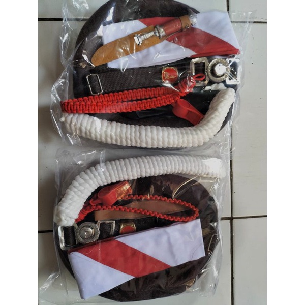 SET SMP Cowo komplit plus baret.