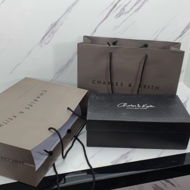 

PAPER BAG CNK 32 x 26 x 10 (SIZE BESAR)