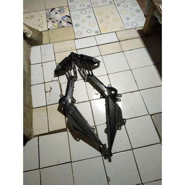 sambungan body kankir Sonic 150r sepasang