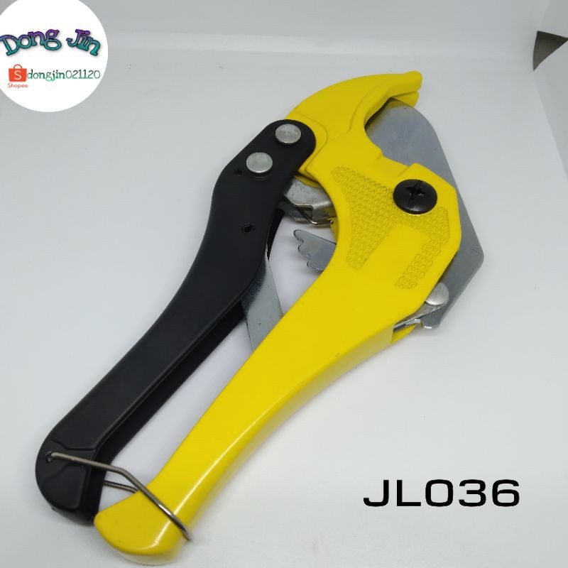 Gunting Pemotong Pipa atau Selang