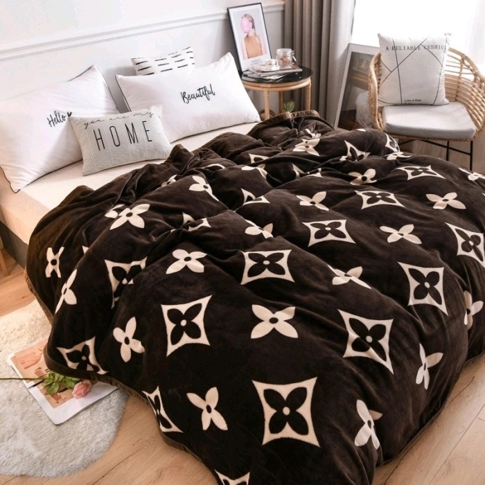 selimut bulu halus super lembut 180x200 list tebal impor termurah