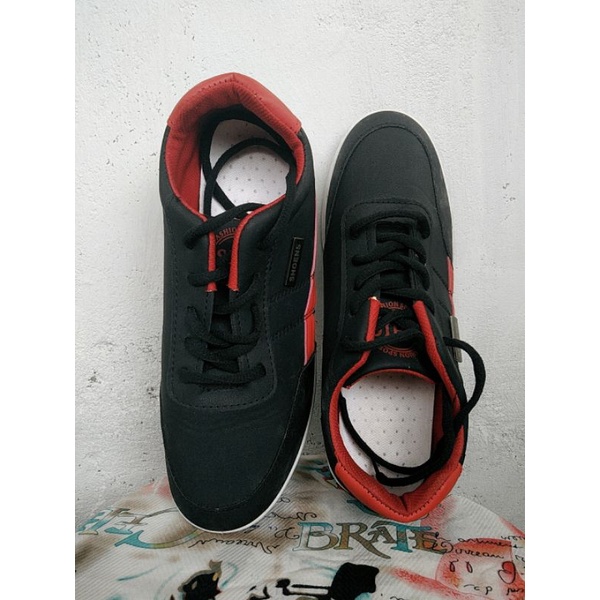 Sepatu Cowok / Sepatu Preloved / Sneakers Preloved