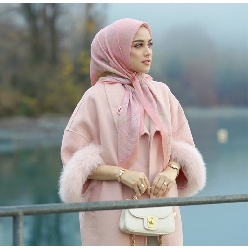 buttonscarves iseltwald series Vivid