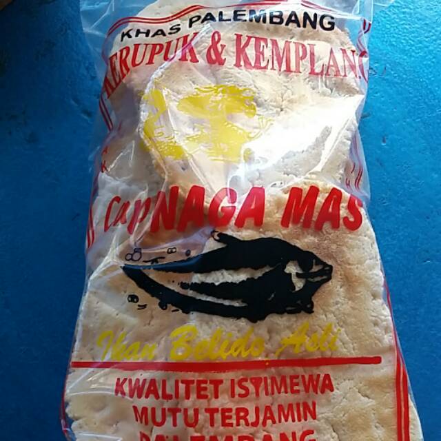 

Kerupuk Kemplang khas Palembang