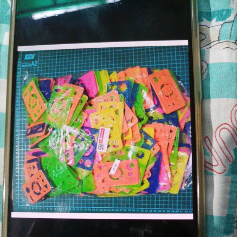 

Mainan Penggaris Gambar Multifungsi Anak Per 10 Pcs CKR