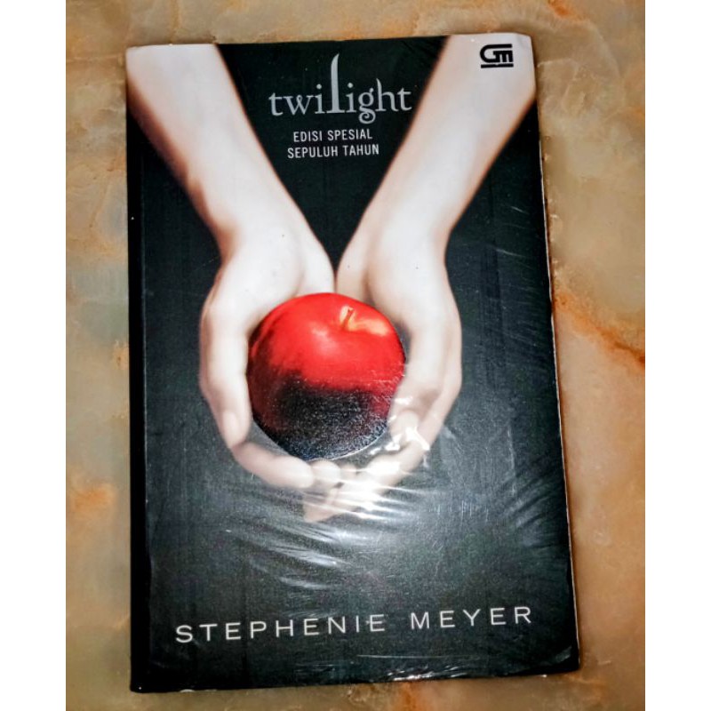 Novel Twilight (edisi spesial 10th / life & death)