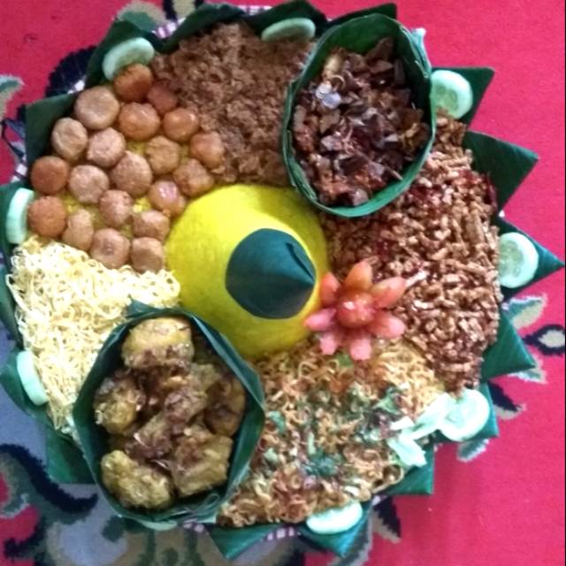 

TUMPENG NASI KUNING