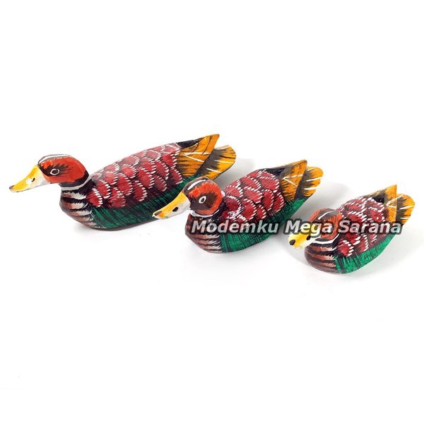 Pajangan Patung Bebek Berenang Warna Warni - isi 3pcs