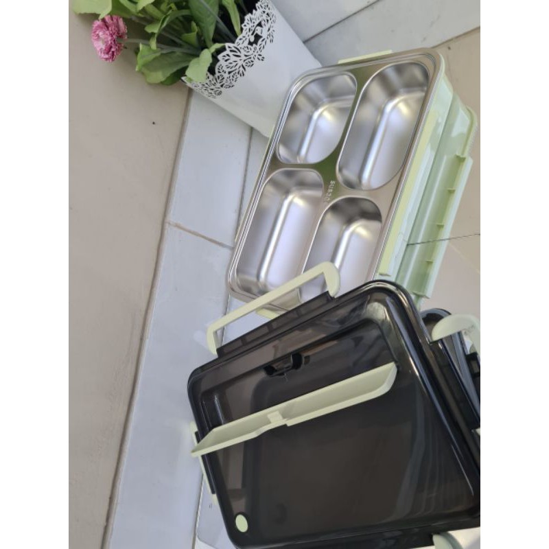 Laristerus79 KOTAK MAKAN 304 HITAM steinless 4 sekat penghangat makanan stand hp