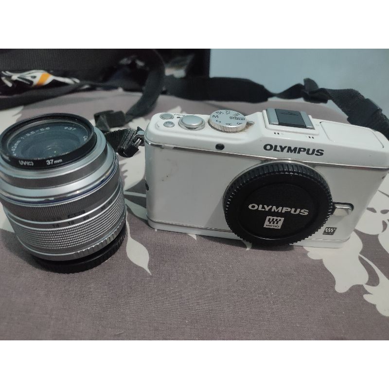 Kamera DSLR Mirrorless Olympus Pen E-P3 plus Lensa Fix & Lensa Zoom Second MURAH HARGA NEGO