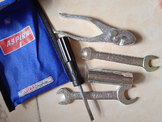 Toolkit Motor / Tool Set Aspira 5pc  Kunci Busi / Tang / Obeng + / - Kunci Pas 10 / 12 Dan 14 / 17
