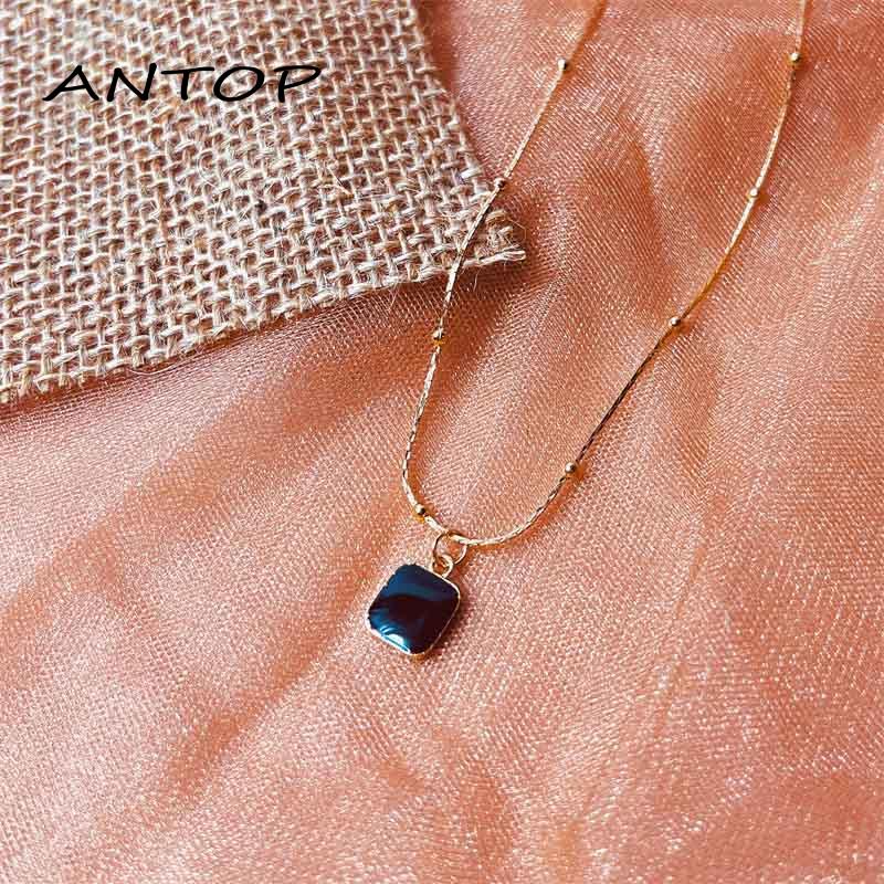 Kalung Dengan Liontin Bentuk Persegi Geometris Untuk Wanita