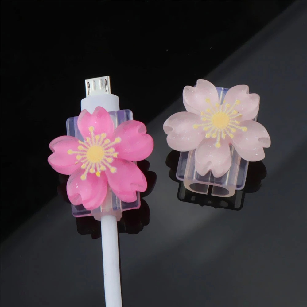 Cover Pelindung Kabel Data / Charger USB Tipe C Universal Bentuk Bunga Warna Acak Untuk Android