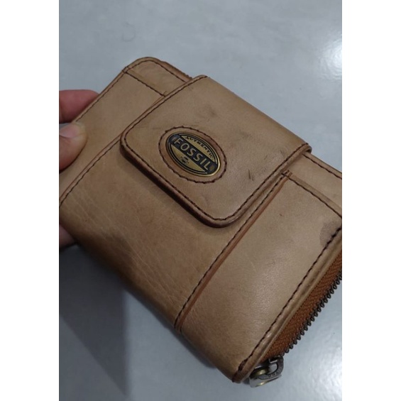 Dompet fossil second