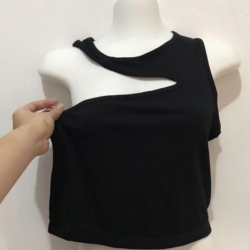 CUT OUT TANKTOP