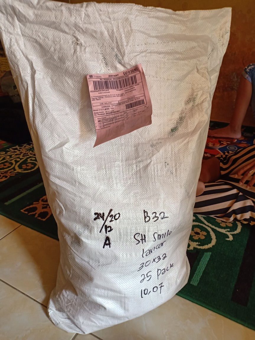 3 Pak (3 X 1 Pack) Kantong Plastik Smile Ukuran 28/kresek Smile/kresek Thank You